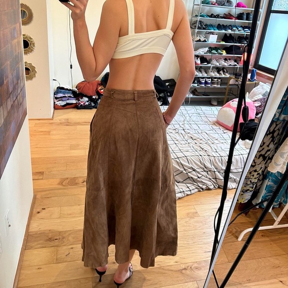 Chic Brown Leather Maxi Skirt - Picture 7 of 8